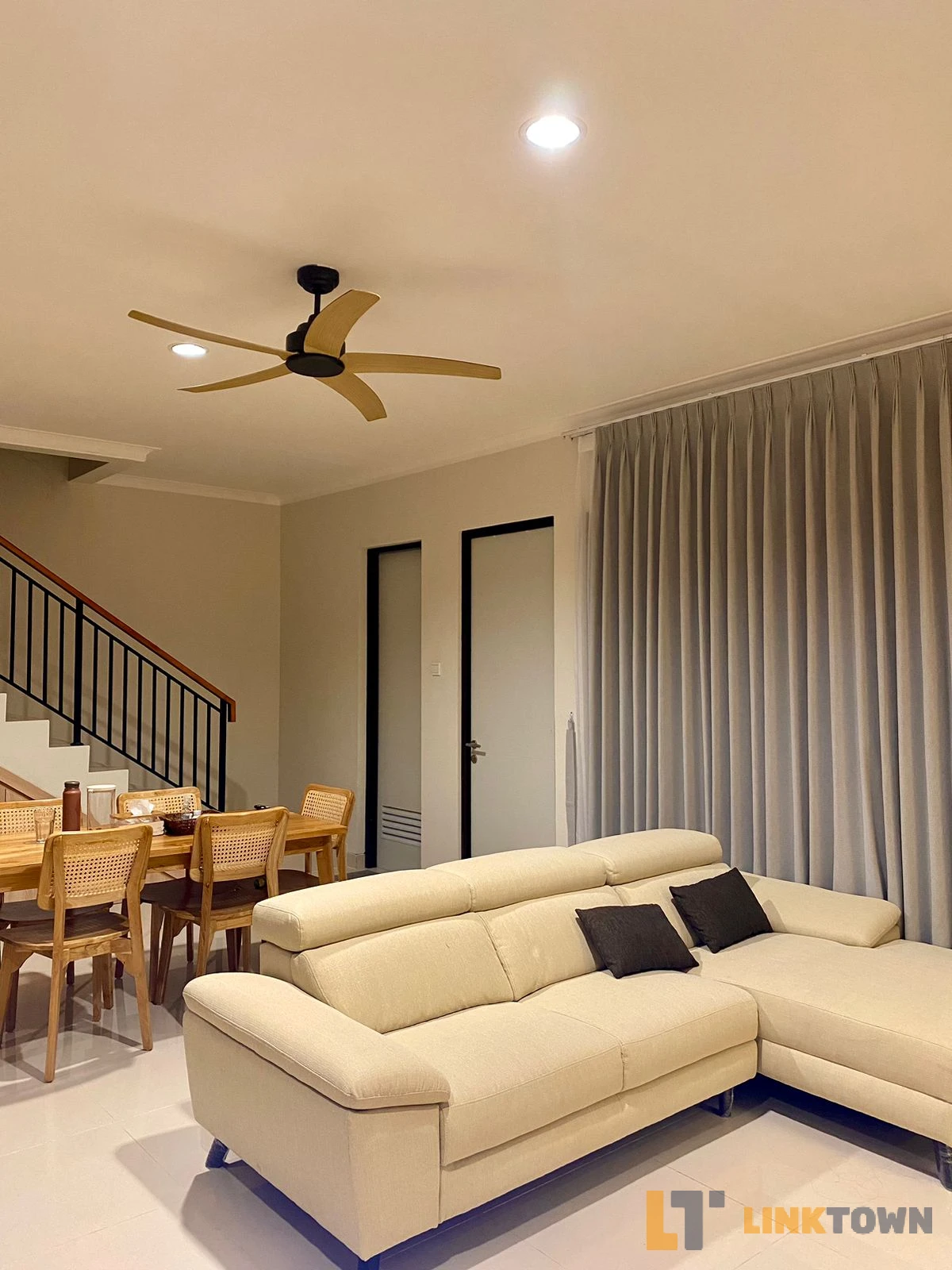 Linktown Grand Wisata